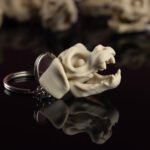 Skeleton Keychain - Tu neesi pūlis! Tu ESI īpašs! - Suns, Balta